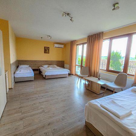 וליקו טורנובו Family Hotel "Slavianska Dusha" מראה חיצוני תמונה