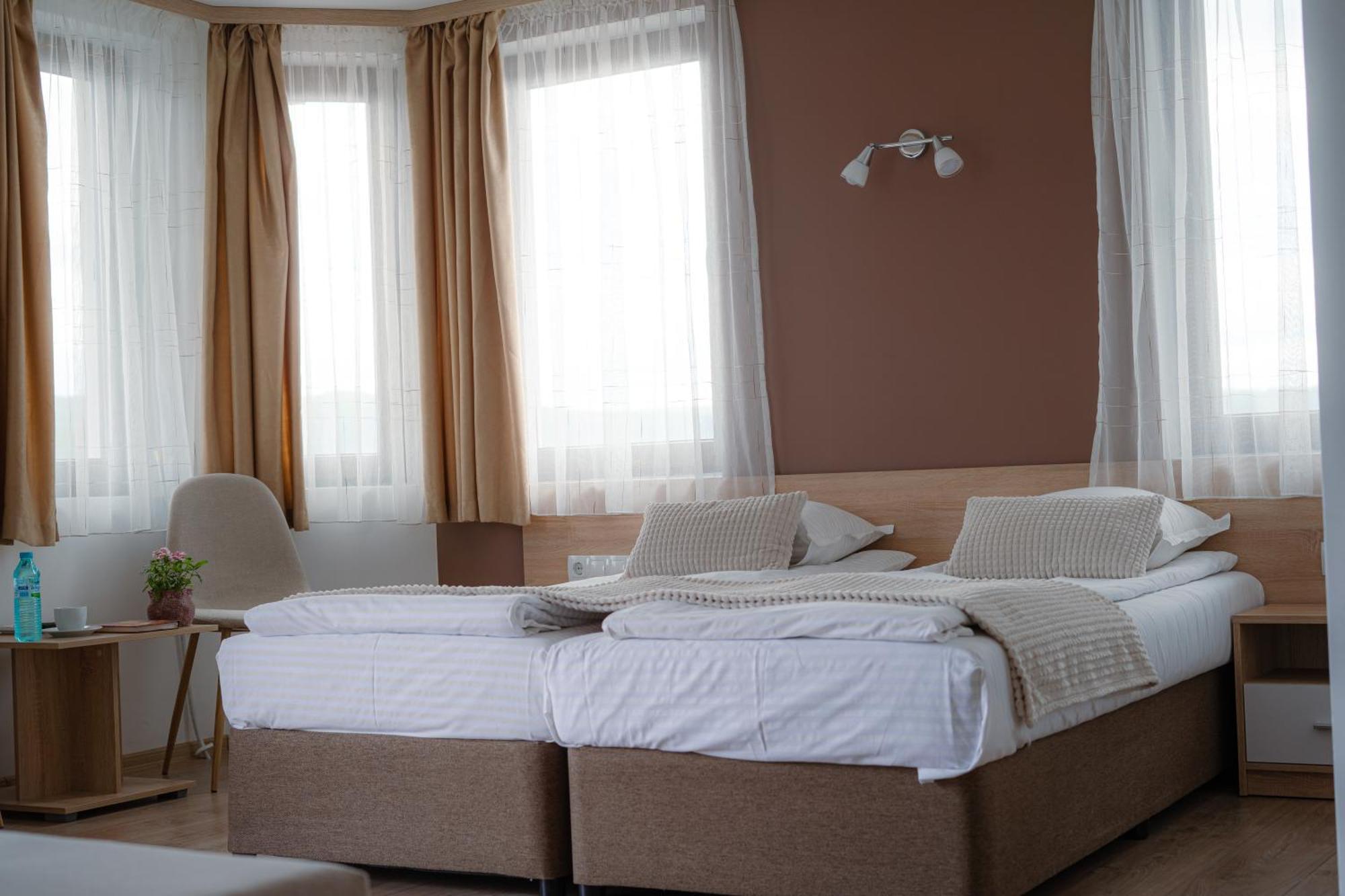וליקו טורנובו Family Hotel "Slavianska Dusha" מראה חיצוני תמונה